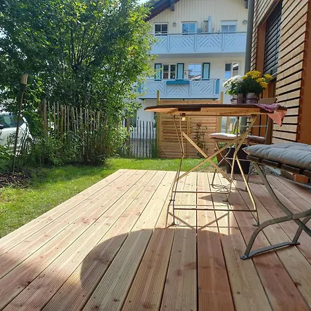Stylische In Bestlage In Neugebautem Holzhaus Mit