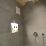 Stylische In Bestlage In Neugebautem Holzhaus Mit Apartman
