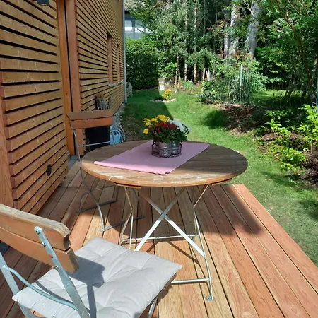 Stylische In Bestlage In Neugebautem Holzhaus Mit Apartment